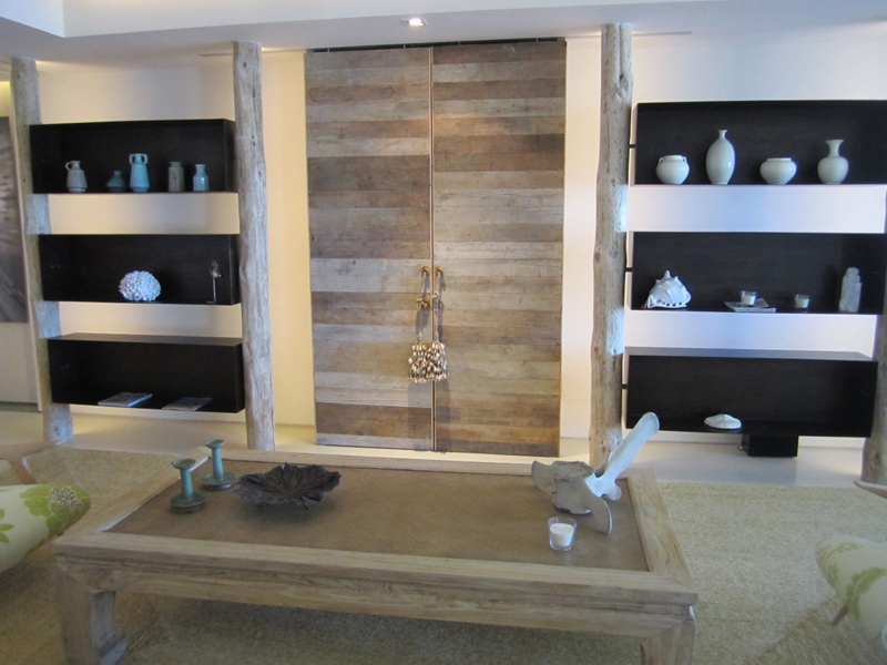 Jon Urgoiti con material de Derribo